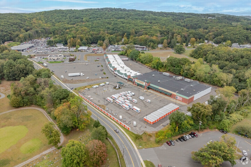 More Photos Of 96 Cross St, Naugatuck Storefront For Lease