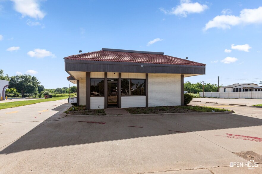 More Photos Of 3900 Sheppard Access Rd, Wichita Falls Freestanding For Sale