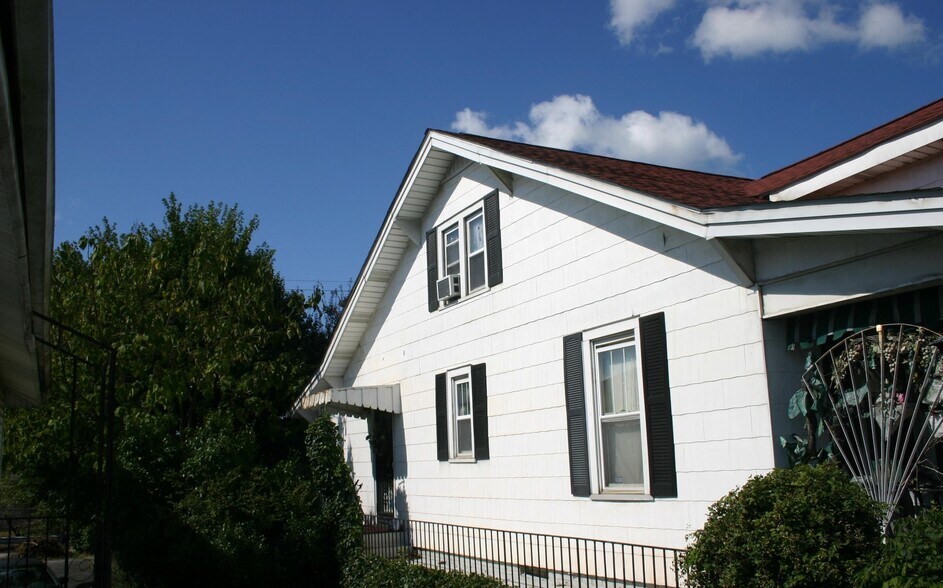 More Photos Of 2515 N Central St, Knoxville Specialty For Sale