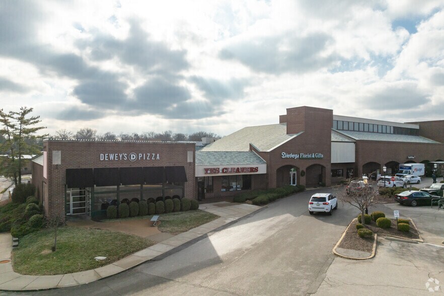 More Photos Of 1312-1348 Clarkson Dr, Ellisville Storefront For Lease