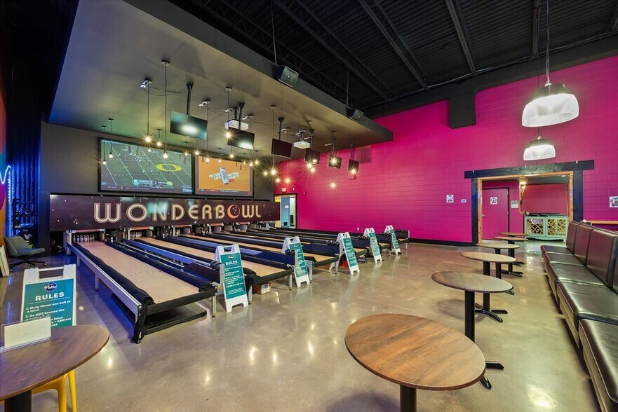 More Photos Of 7 S 4th St, Council Bluffs Health Club For Sale