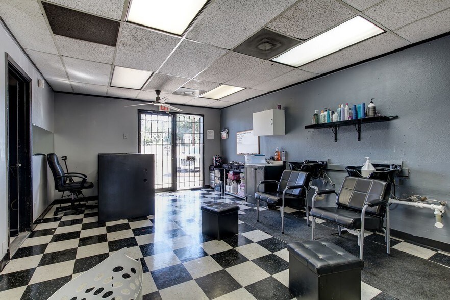 More Photos Of 626 W Indian School Rd, Phoenix Storefront Retail Office For Sale