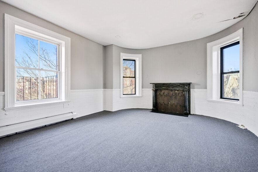 More Photos Of 164 Marlborough St, Boston Dormitory For Sale