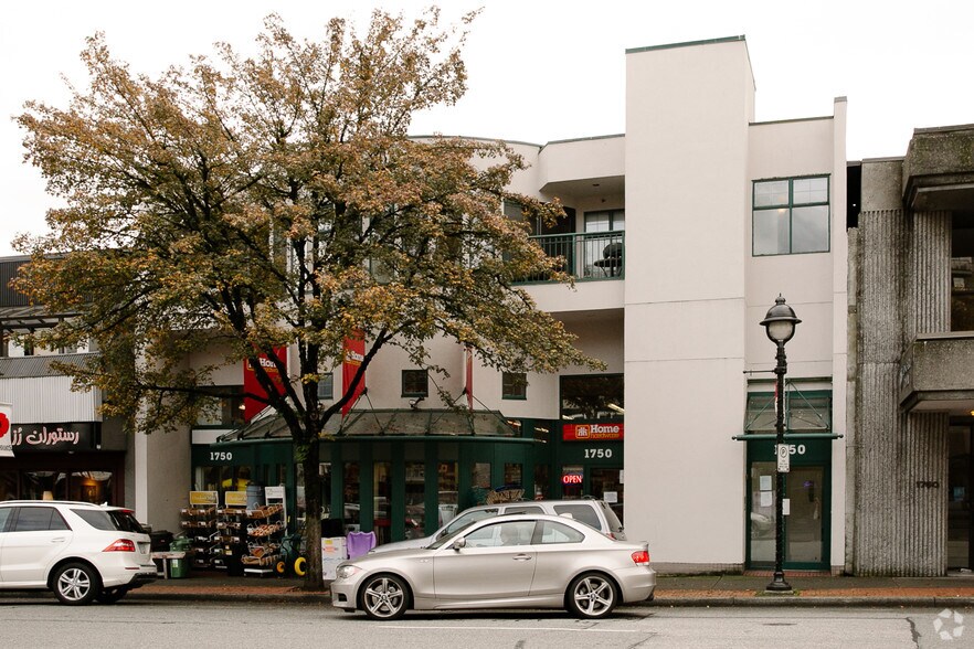 1750 Marine Dr, West Vancouver, BC V7V 1J3 Retail