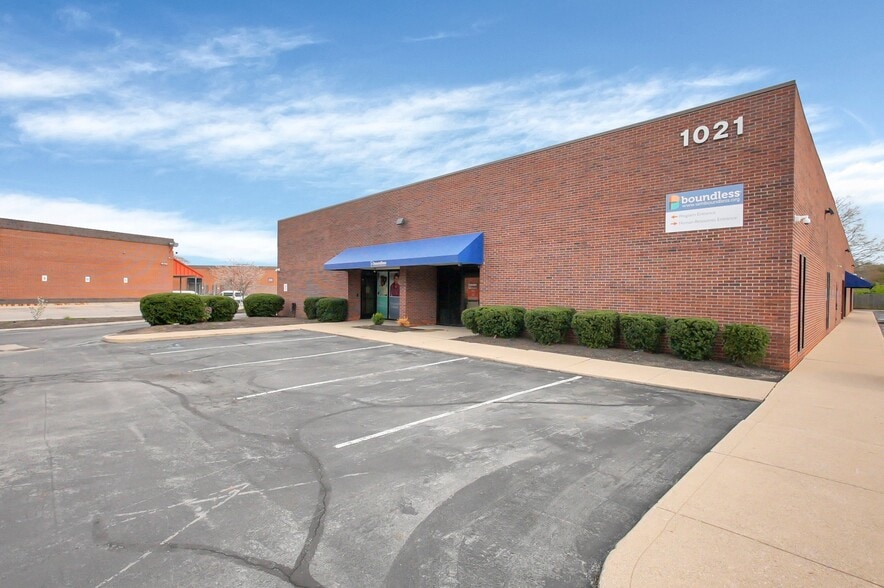 More Photos Of 1021 Checkrein Ave, Columbus Light Manufacturing For Sale