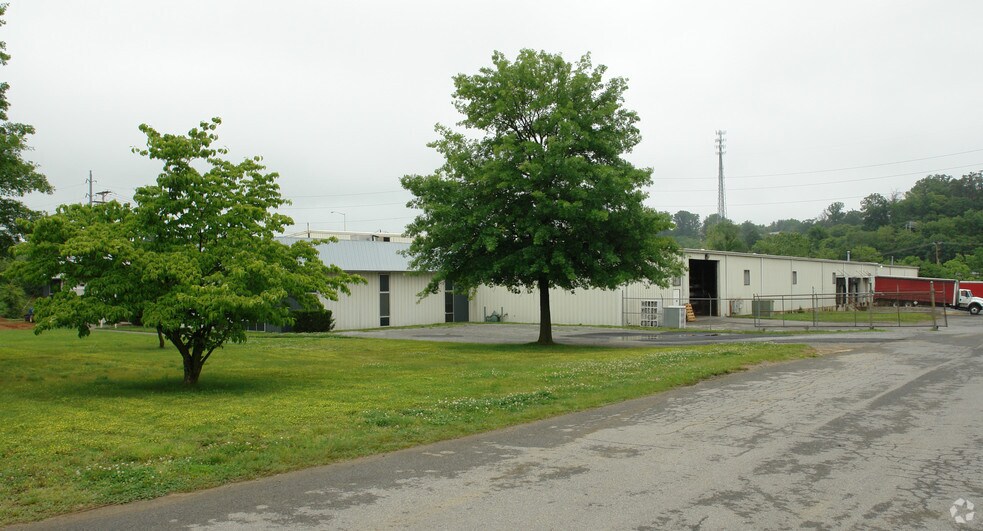 More Photos Of 3631 Aerial Way Dr, Roanoke Warehouse For Sale