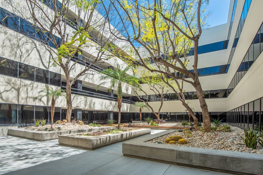 More Photos Of 15350 Sherman Way, Van Nuys Office For Lease
