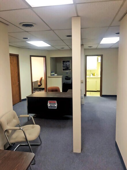 More Photos Of 25 Milltown Rd, Wilmington Storefront Retail Office For Lease