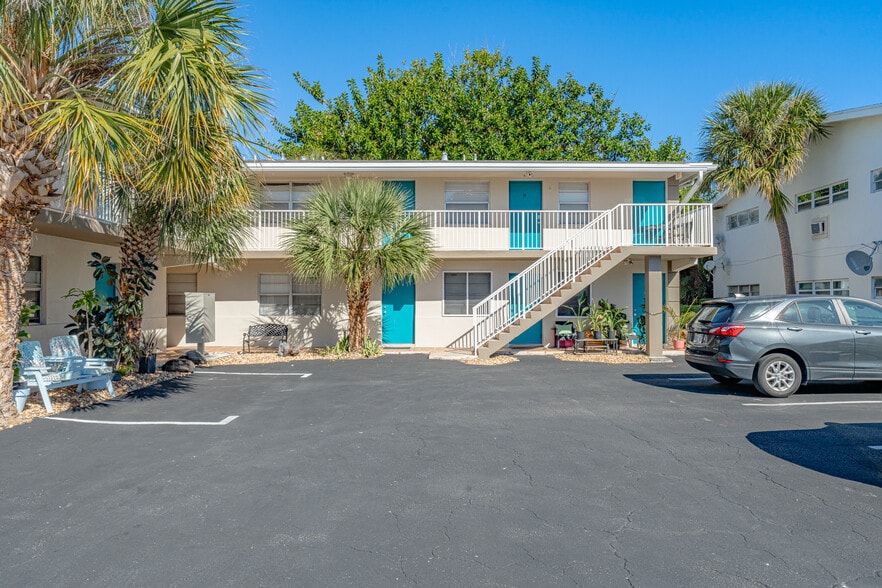 More Photos Of 3213 SE 12th St, Pompano Beach Apartments For Sale