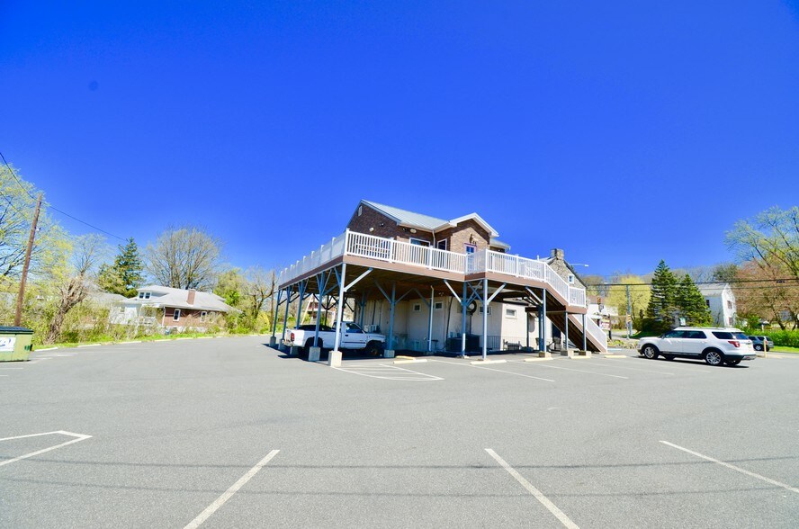 More Photos Of 1495 Farmington Ave, Pottstown General Retail For Sale