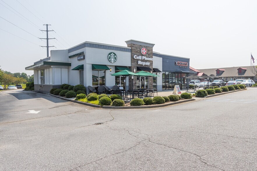 More Photos Of 3556 Clemson Blvd, Anderson Freestanding For Lease