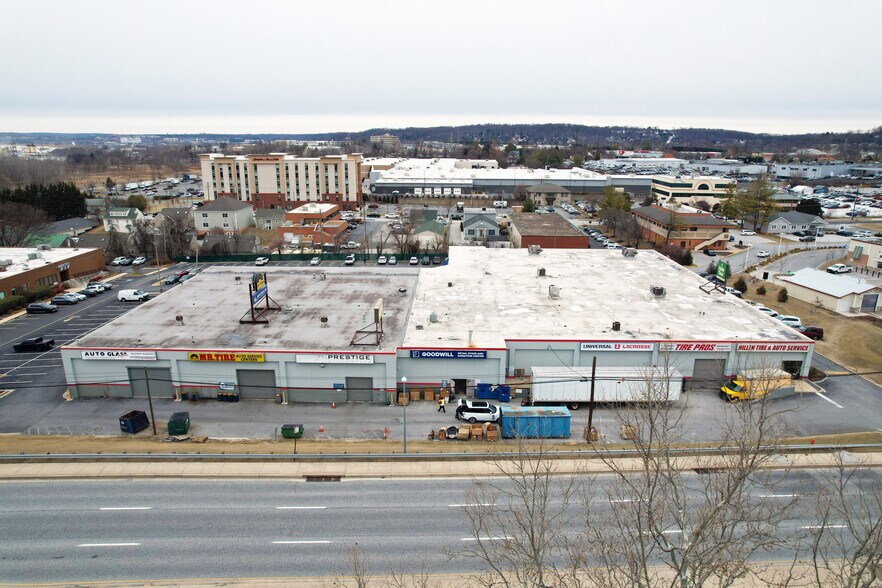 More Photos Of 200 W Padonia Rd, Timonium General Retail For Lease