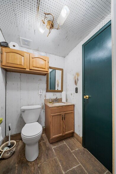 More Photos Of 8775 Highway 290 E, Chappell Hill Self Storage For Sale