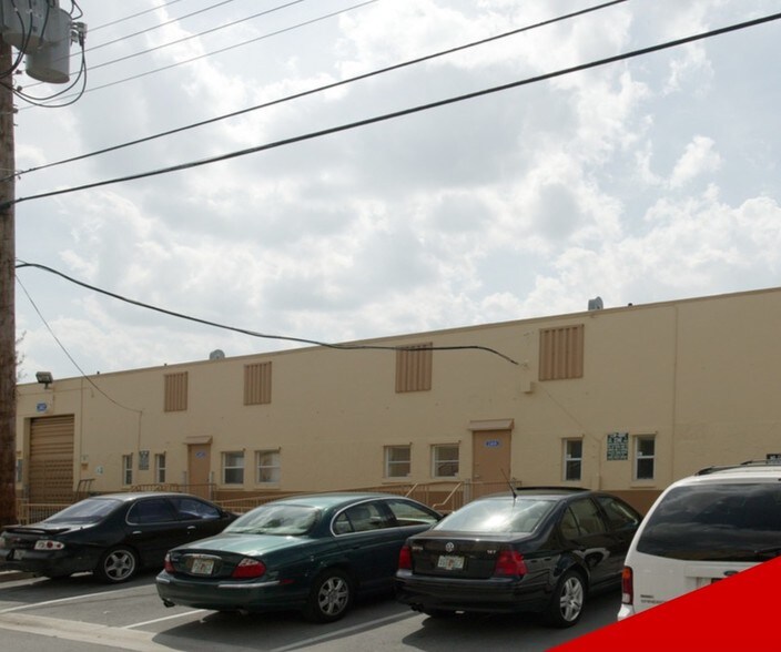 More Photos Of 2402-2406 W 8th Ct, Hialeah Warehouse For Lease