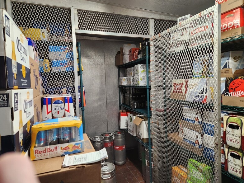 More Photos Of 1192 Noe Bixby Rd, Columbus Restaurant For Sale