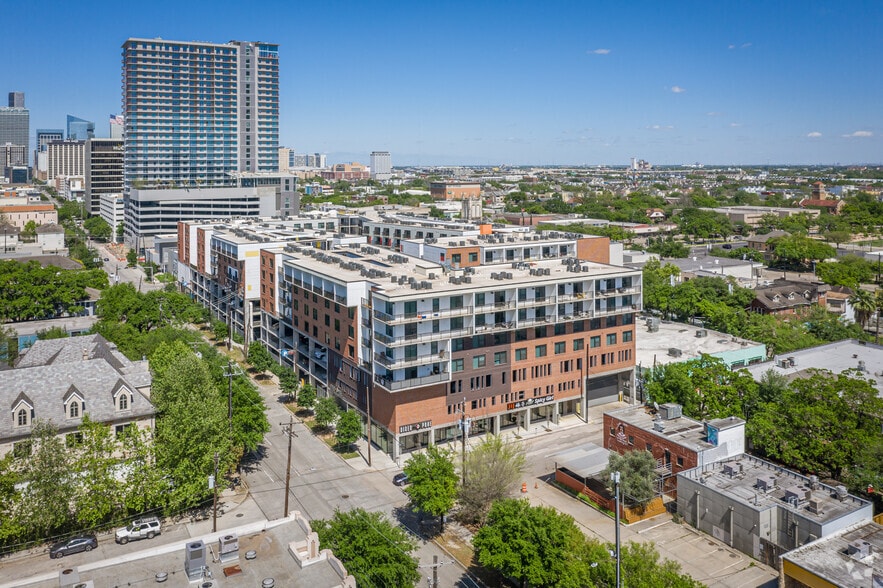 More Photos Of 3550 Main St, Houston Apartments For Lease