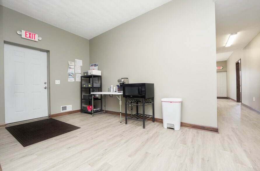 More Photos Of 11415 Chamberlain Rd, Mantua Warehouse For Sale