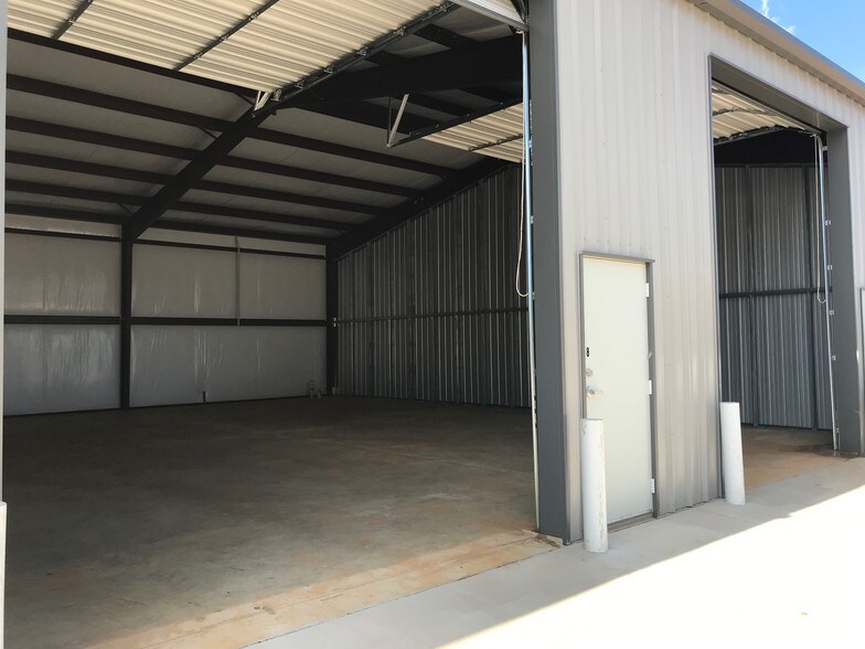 More Photos Of 4097 US Highway 271, Tyler Warehouse For Lease