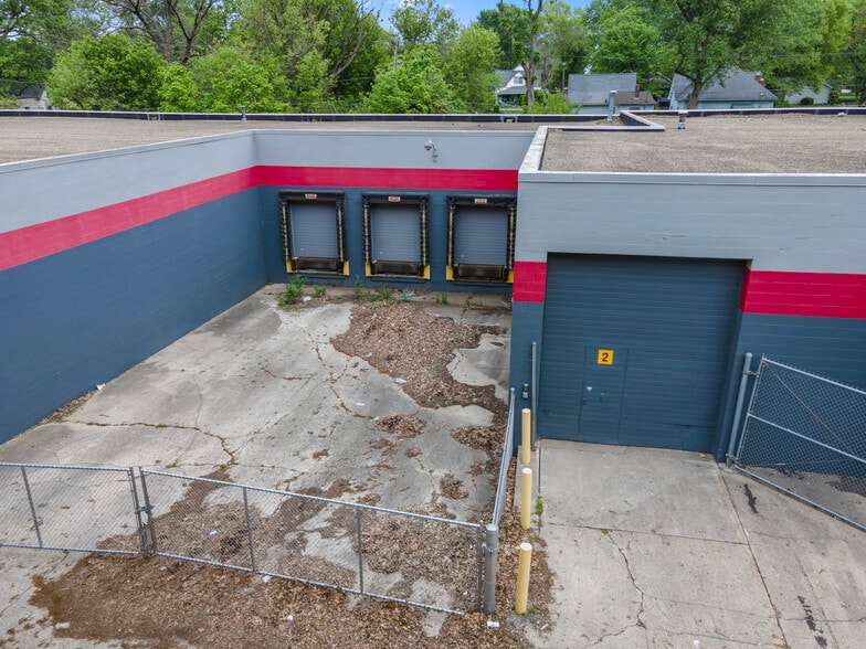 More Photos Of 2051 Sherbrook Ave, Indianapolis Warehouse For Sale