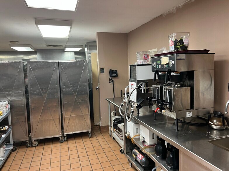 More Photos Of 7000 Cochran Rd, Solon Skilled Nursing Facility For Sale