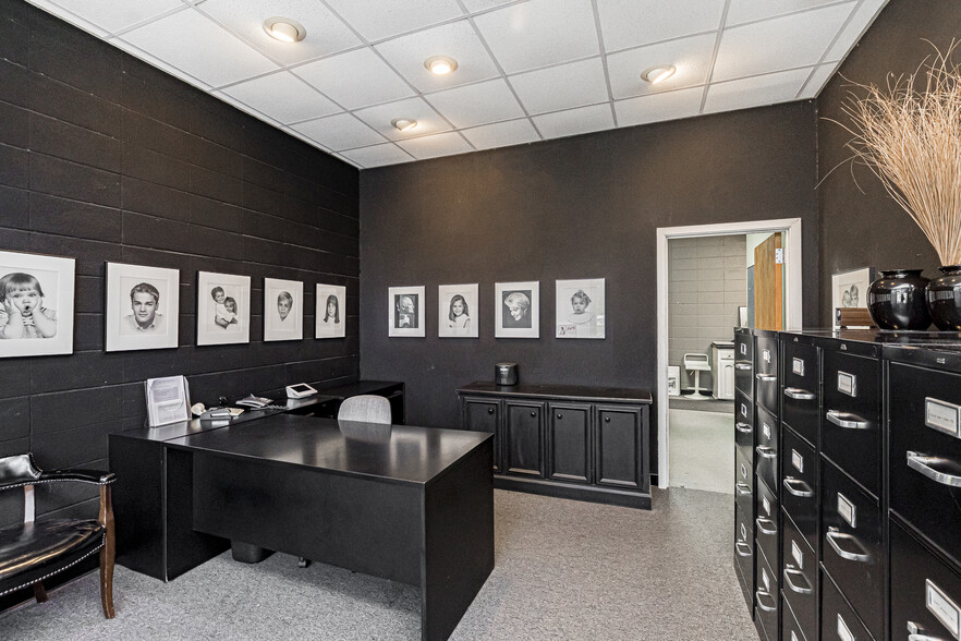 More Photos Of 4950 Government St, Baton Rouge General Retail For Sale