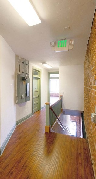 More Photos Of 1002-1008 S Pacific Ave, San Pedro Storefront Retail Office For Lease