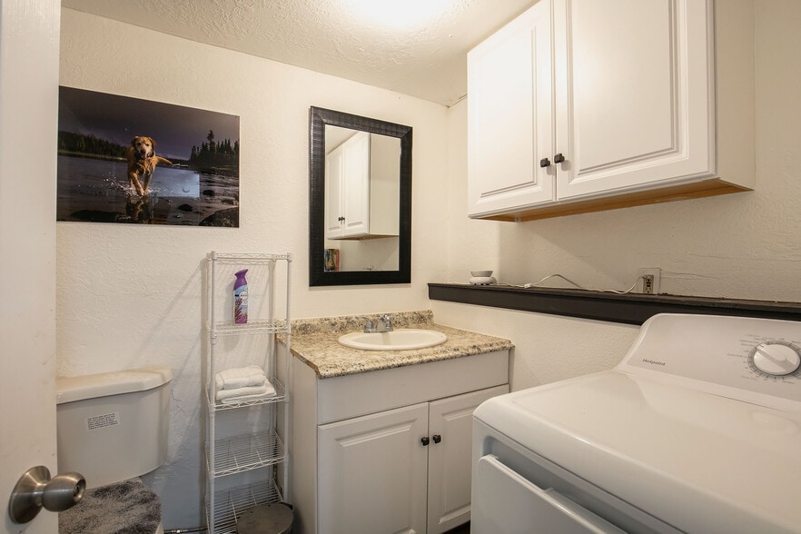 More Photos Of 223 NW Oneil way, Redmond Shelter For Sale