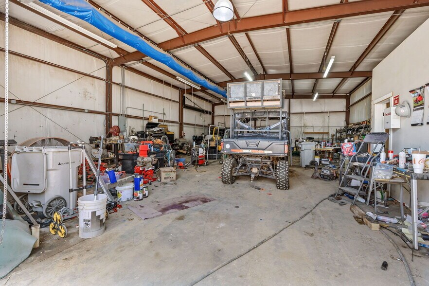 More Photos Of 7748 E US Highway 290, Johnson City Warehouse For Sale