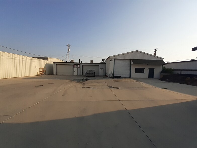 More Photos Of 3531-3533 Brian Way, Bakersfield Warehouse For Sale