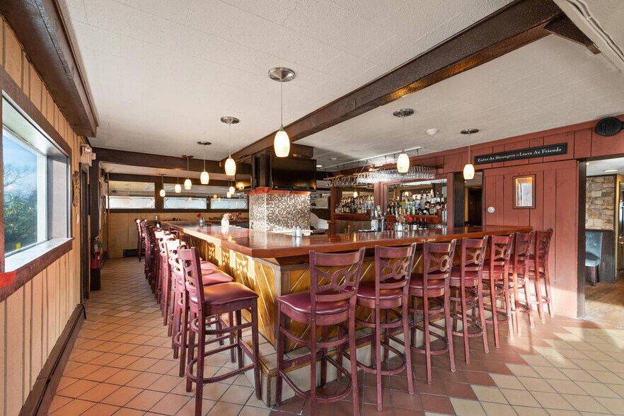 More Photos Of 251 Hampstead St, Methuen Flex For Sale