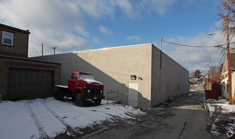 More Photos Of 623 Saint Clair Ave, Clairton Drugstore For Sale