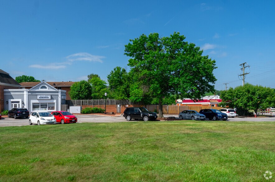 More Photos Of 8737 Richmond Hwy, Alexandria Land For Lease