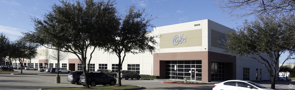 More Photos Of 1600 Wallace Dr, Carrollton Research And Development For Lease