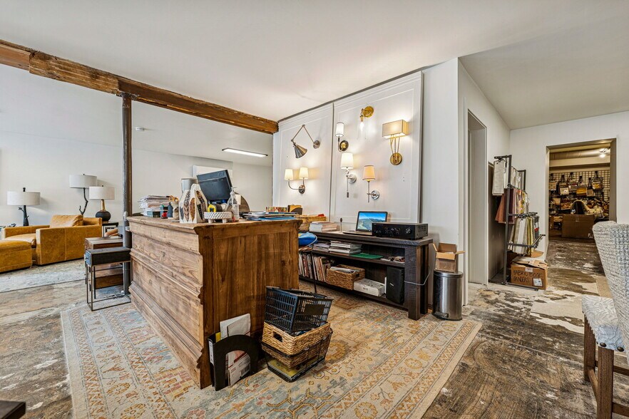 More Photos Of 120 W 9th St, Durango Flex For Lease