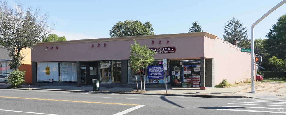 Primary Photo Of 1651-1655 Grand Ave, Baldwin Storefront For Sale