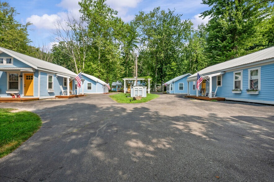 Primary Photo Of 5358 Paw Paw Lake Rd, Coloma Apartments For Sale