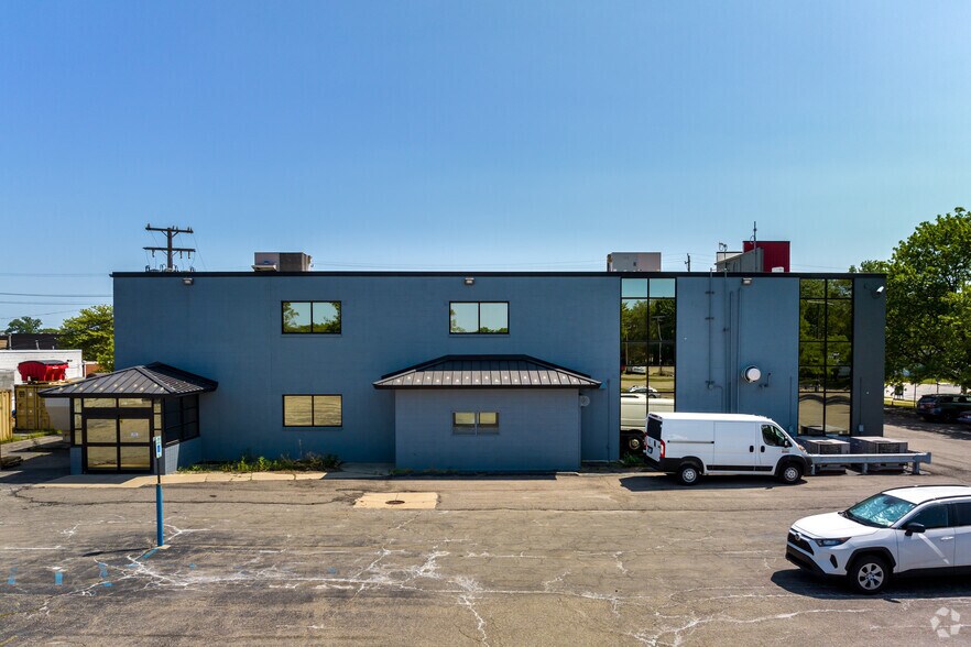 More Photos Of 11355 Stephens Rd, Warren Office For Lease