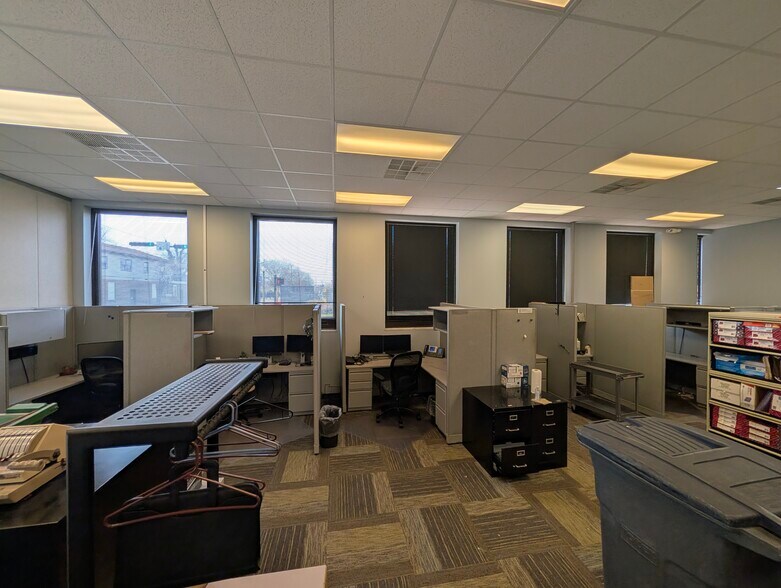 More Photos Of 30 S Mallory St, Hampton Office For Sale