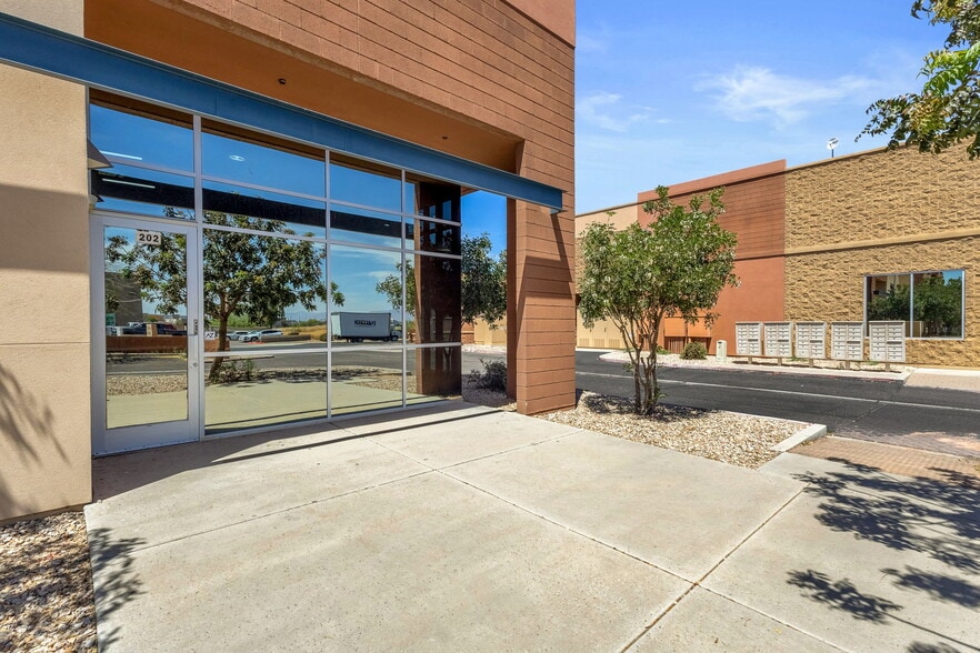 More Photos Of 7318 S 89th Pl, Mesa Showroom For Sale