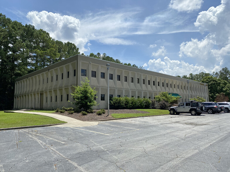 Primary Photo Of 30 Perimeter Park Dr, Atlanta Office For Lease