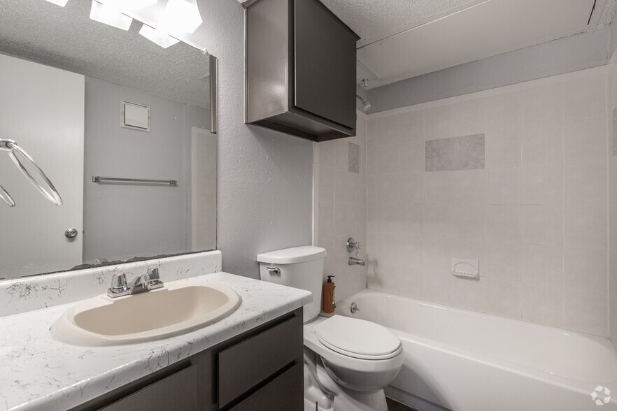 More Photos Of 1600 LaSalle Dr, Sherman Apartments For Sale