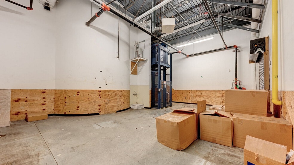 More Photos Of 85 Middletown Ave, North Haven Drugstore For Sale