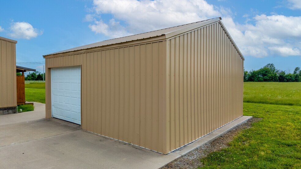 More Photos Of 19275 125 Hwy, Fairland General Retail For Sale