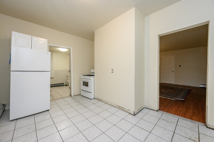 More Photos Of 122 S Rosewell Ave, South Amboy Apartments For Sale