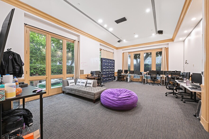 More Photos Of 12575 Beatrice St, Los Angeles Flex For Lease