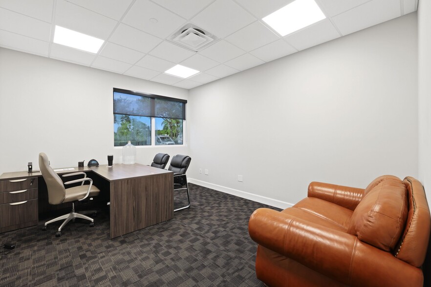 More Photos Of 10055 Yamato Rd, Boca Raton Medical For Lease