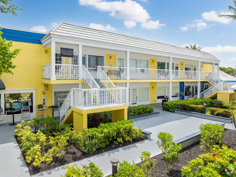 More Photos Of 13451 Mcgregor Blvd, Fort Myers Freestanding For Lease