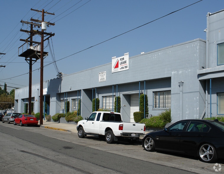 More Photos Of 1120-1208 W Isabel St, Burbank Warehouse For Lease
