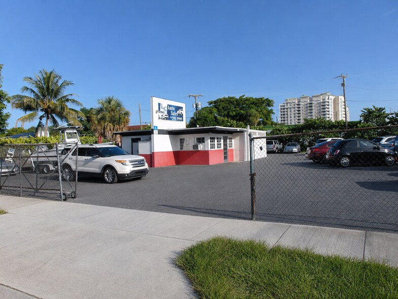 More Photos Of 724 N Federal Hwy, Boynton Beach Auto Dealership For Sale