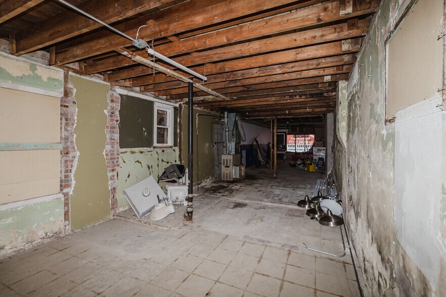 More Photos Of 3117 E 13th St, Wichita Freestanding For Sale